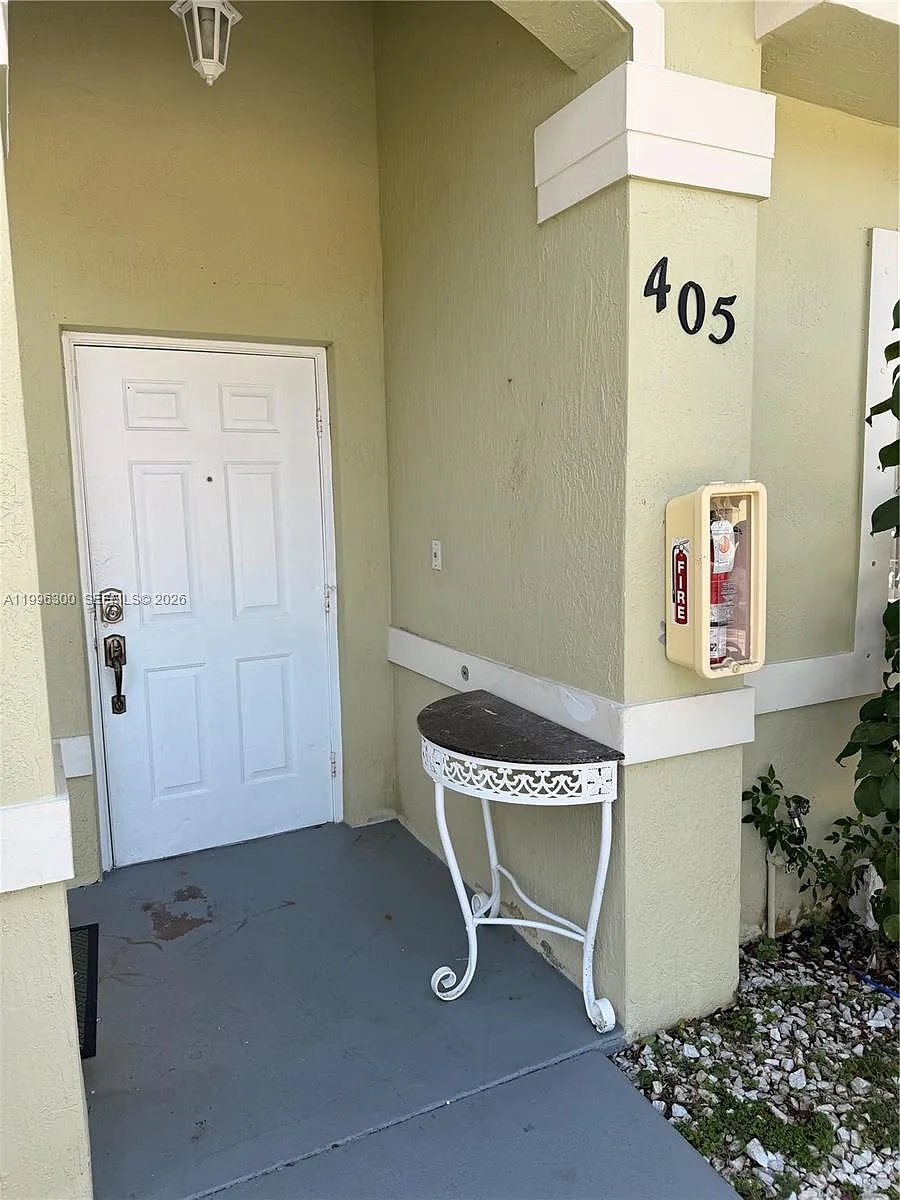 Building Photo - 13264 Old Biscayne Dr #405
