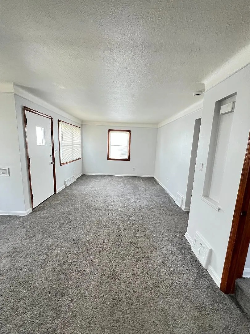 Property Photo - 15818 Maplewood Ave