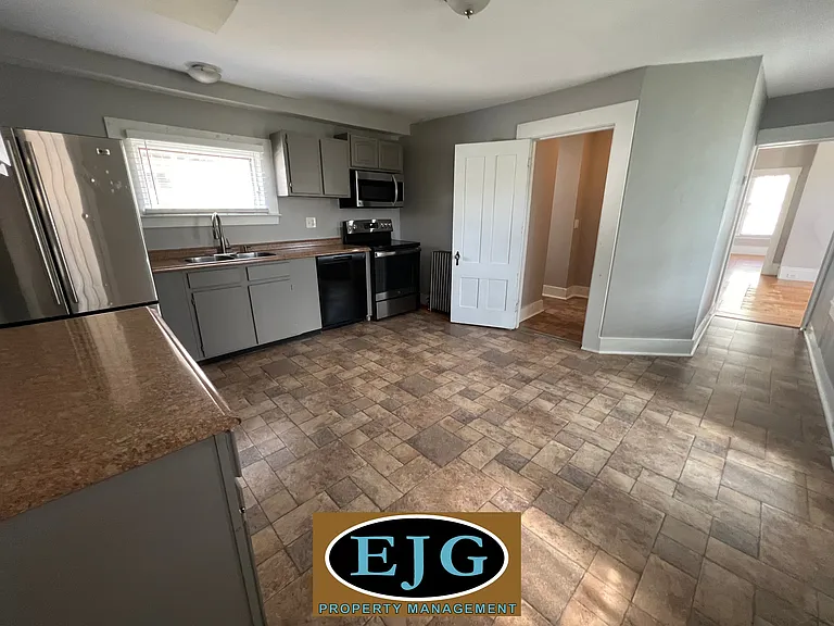 74 Ash St #1 — Photo 7