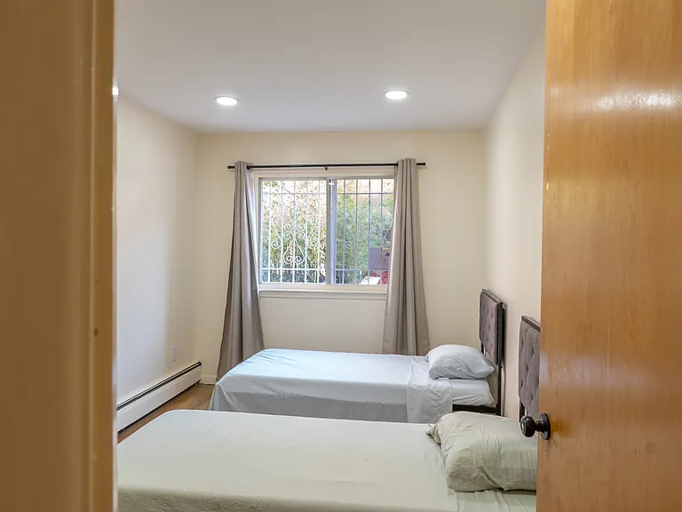 140-32 Franklin Ave #2 — Photo 2