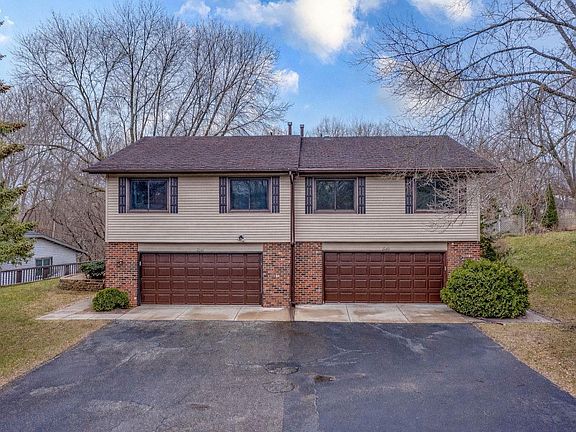 2nd image of 3545 York Dr
