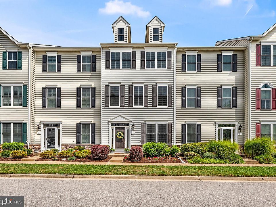 1st image of 121 John Patrick Dr