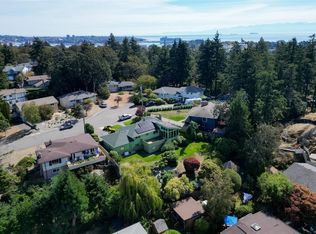 1189 Highrock Pl, Esquimalt, BC V9A 4W1