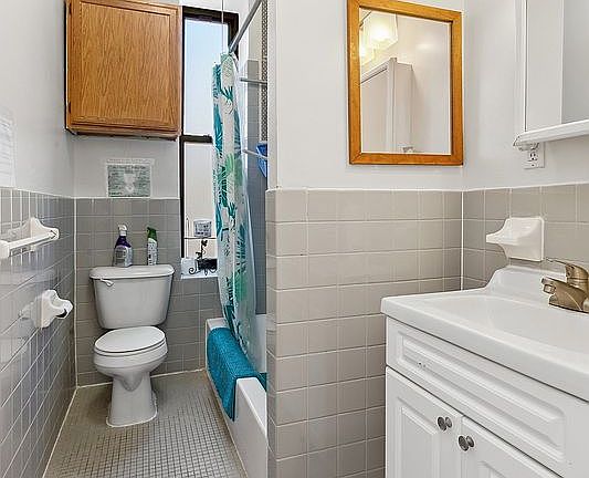5th image of 53 Woodbine St APT 3A