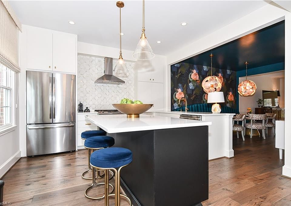 1st image of 10 Fountain Manor Dr Unit A