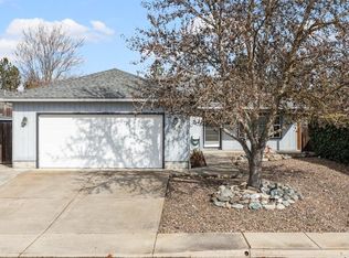 1380 Vista Dr, Central Point, OR 97502