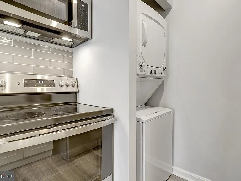 1211 S Eads St #1203 — Photo 24