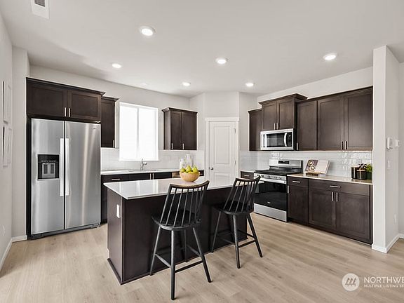 4th image of 1685 NE Halden Drive #34