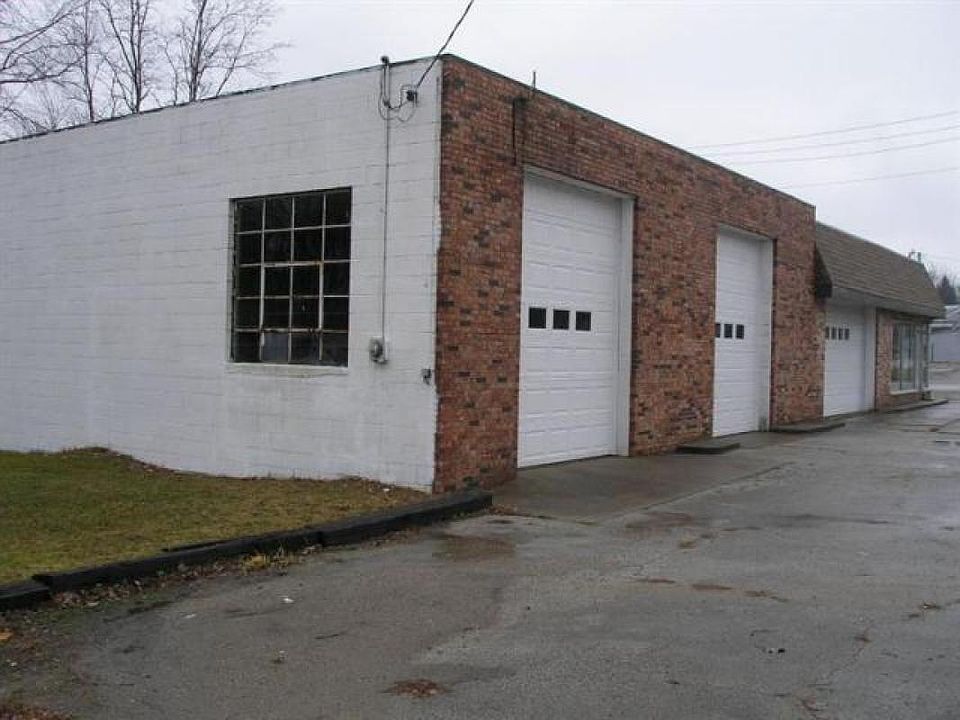 2nd image of 190 N Washington St