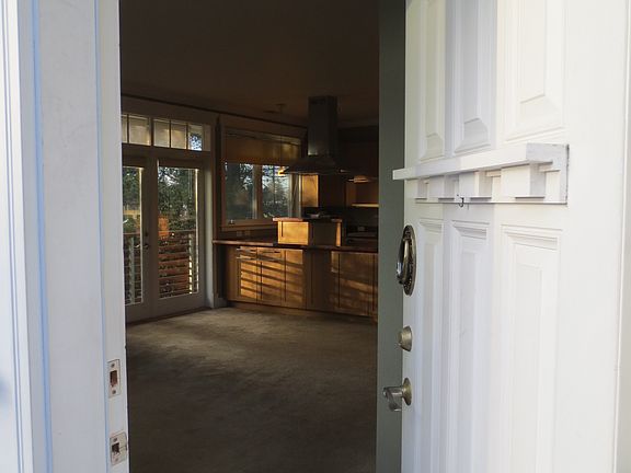 3rd image of 15540 Greenwood Ave N