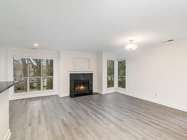 2512 Cranbrook Ln #10 — Photo 8