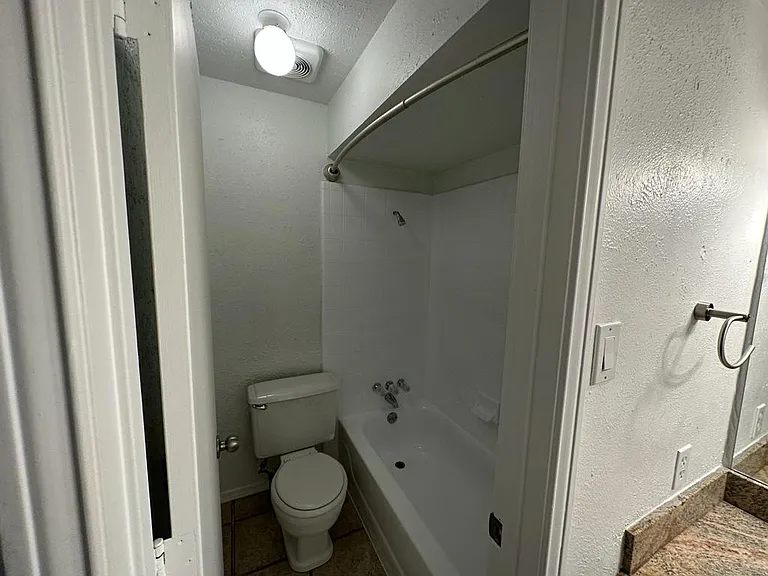 2818 Golfing Green Dr — Photo 13