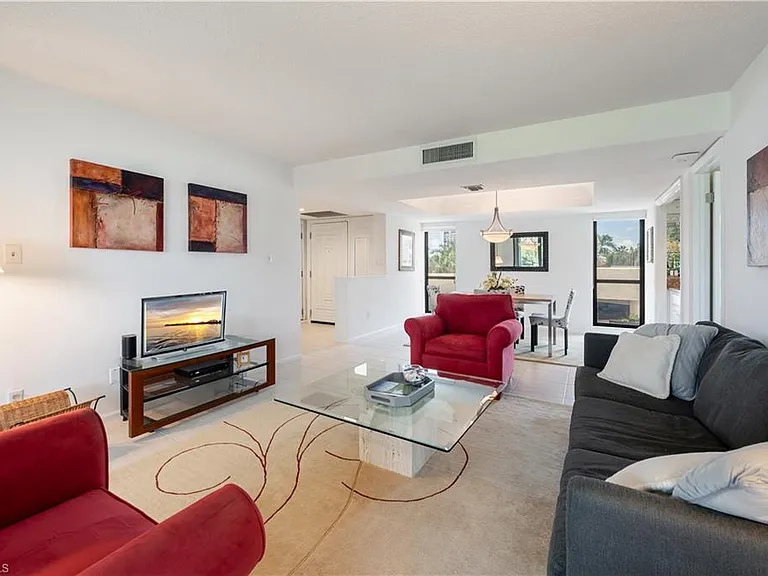 4551 Gulf Shore Blvd N #306 — Photo 10