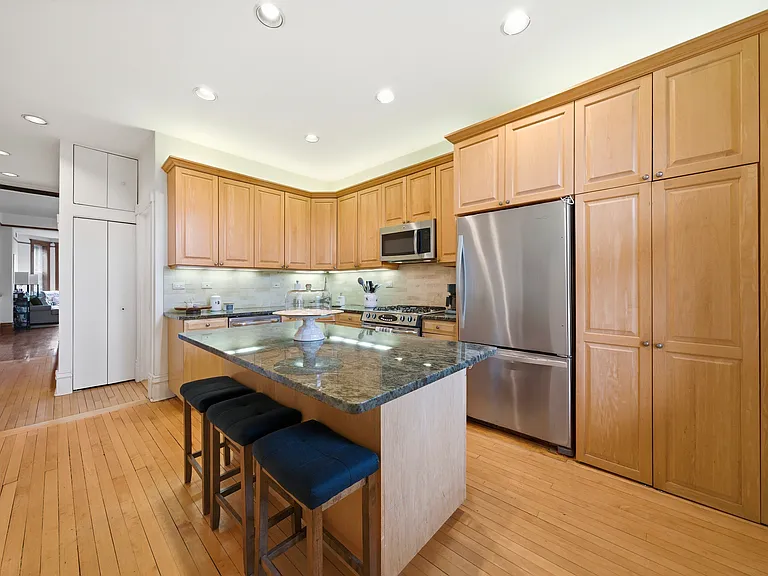 849 W Newport Ave #3 — Photo 9