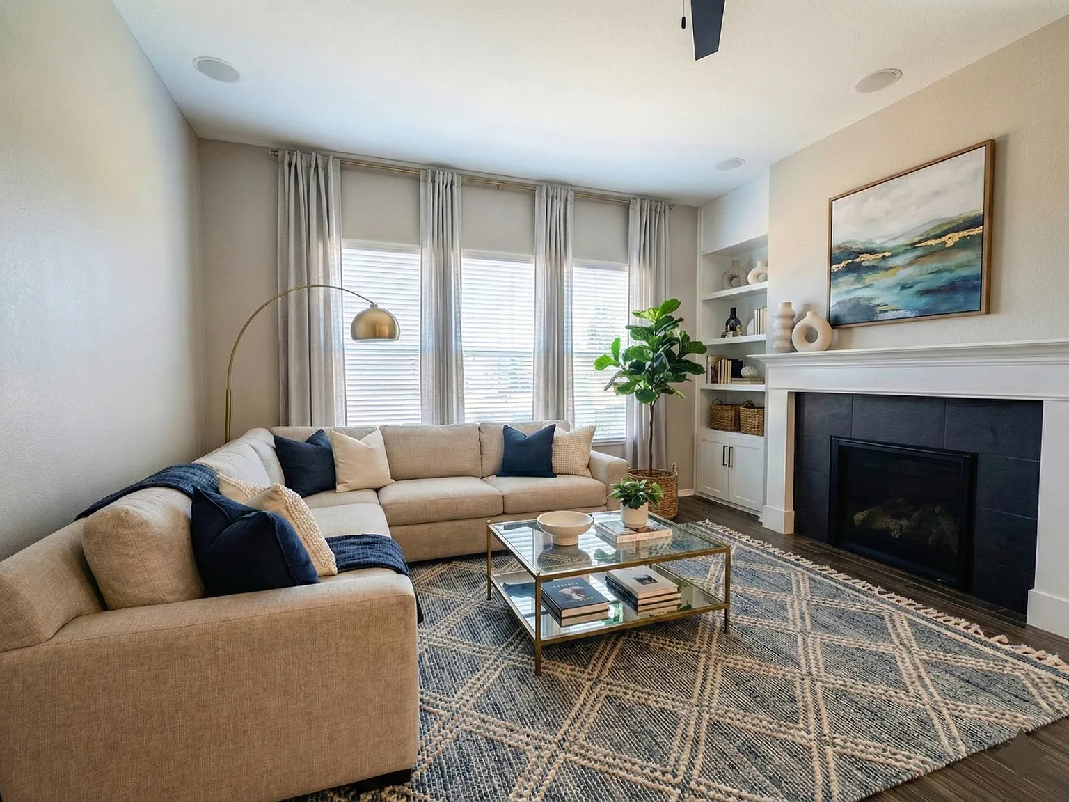 5 bed, 3862 sqft, $3,940 — Photo 4