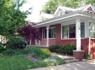 6851 Oliver Smith Dr, Urbandale, IA 50322