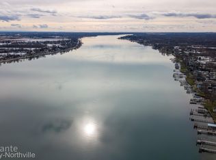 7503 River Rd, Cottrellville, MI 48039