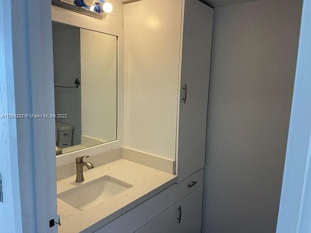 1st image of 555 NE 15th St APT 415