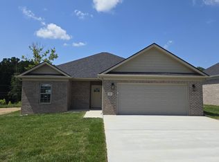 308 Cinchpost Cir, London, KY 40744