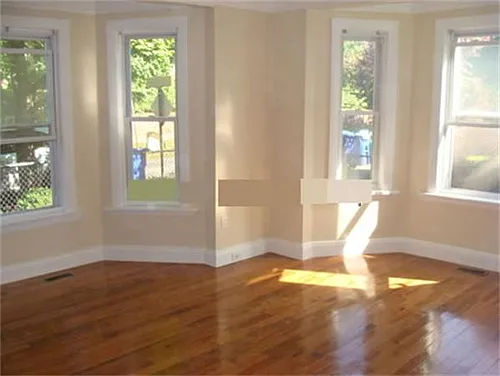 18 Bowen St #1 Photo 1