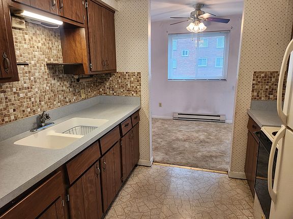 4th image of 222 Madison St Unit 211