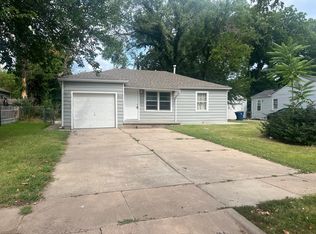 1820 S Edgemoor St, Wichita, KS 67218