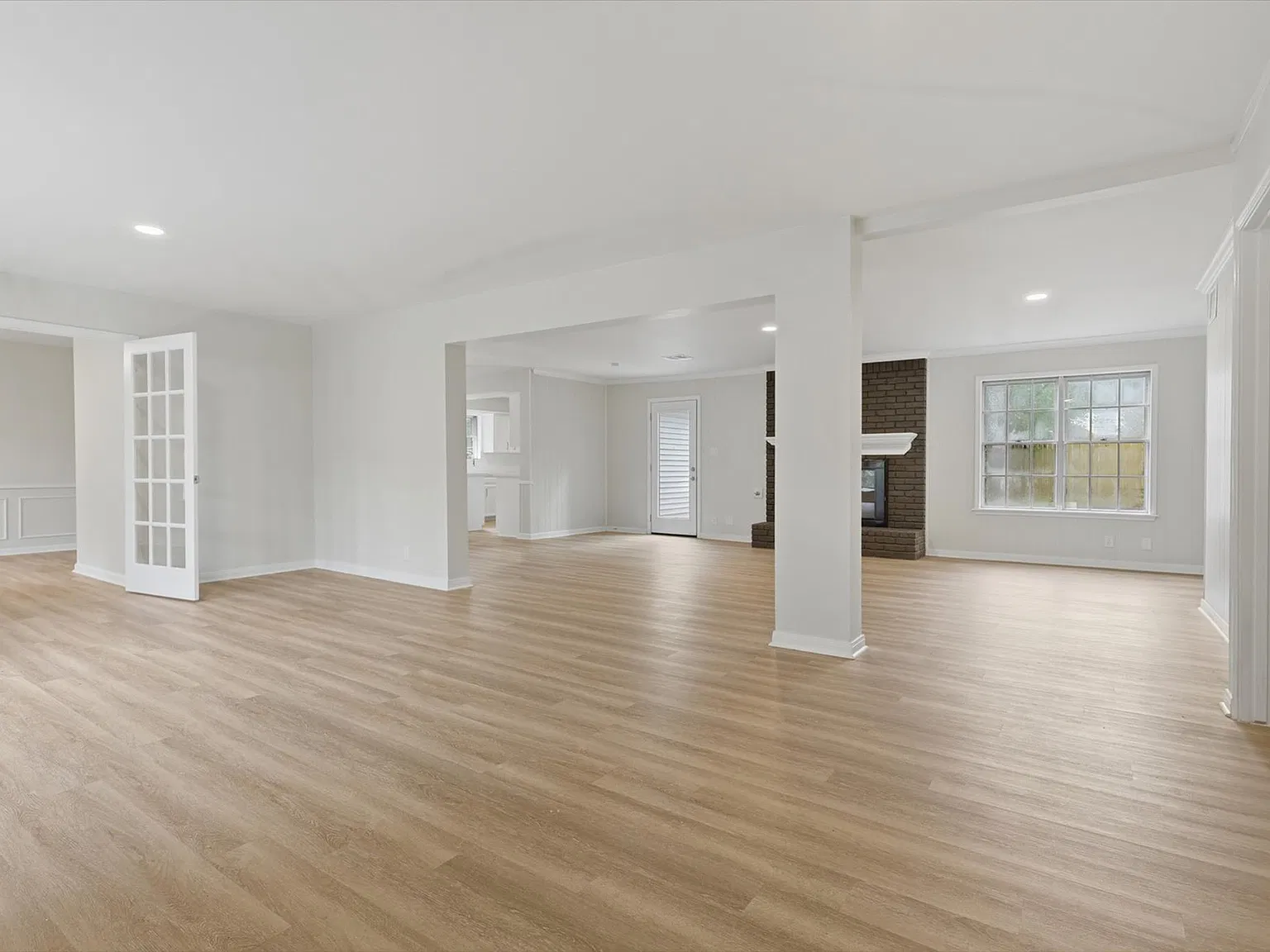 5 bed, 3.5 bath, 3196 sqft, $2,700 — Photo 4