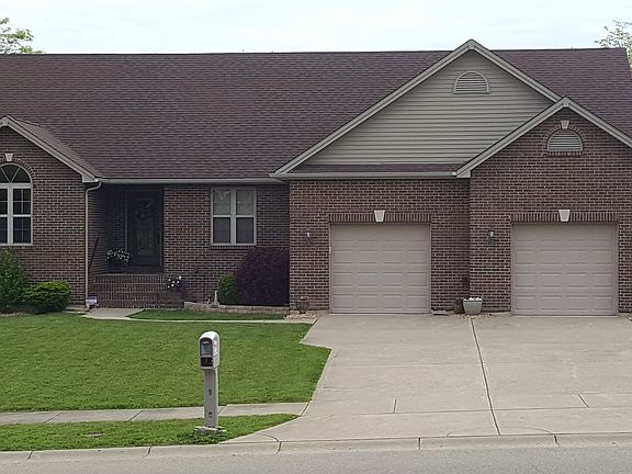 2nd image of 836 Dufour Ln