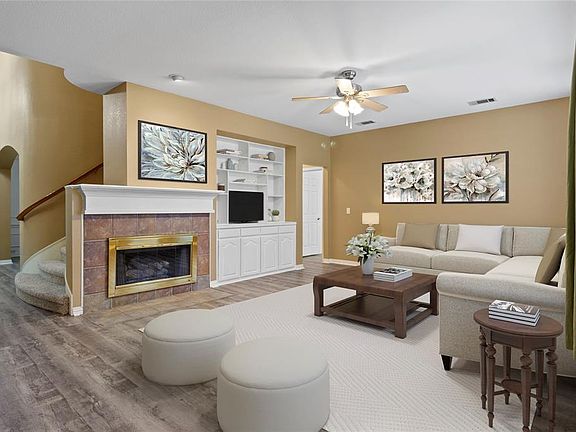 3rd image of 7812 Hague Ct