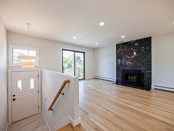 3rd image of 2410 3rd St APT B