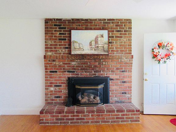 4th image of 270 Dunlap Dr NE