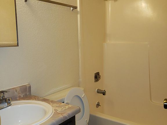 5th image of 4240 8th Ave NE APT 301
