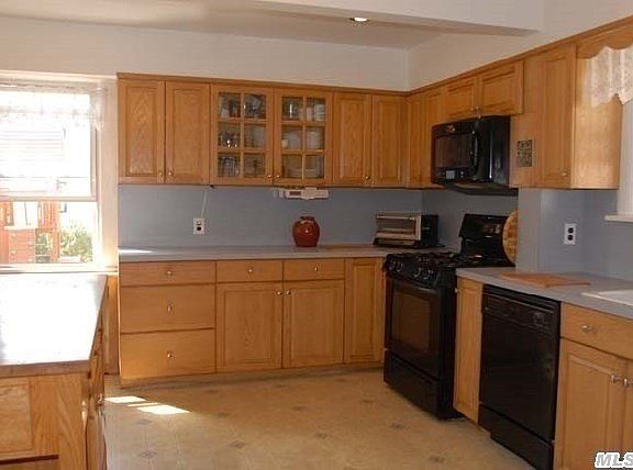 5th image of 56 Bellmore St
