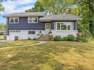 3 Springdale Ter, Yardley, PA 19067