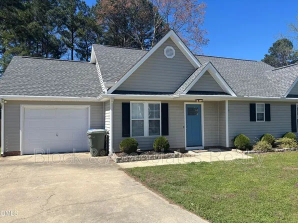 116 S Friars Chase Ln, Fuquay Varina, NC 27526