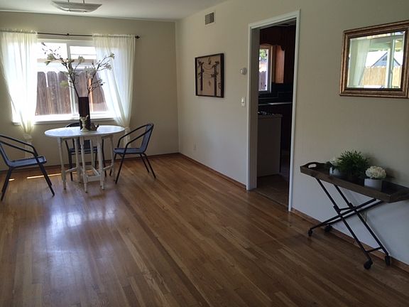 4th image of 1517 Oakwood Dr