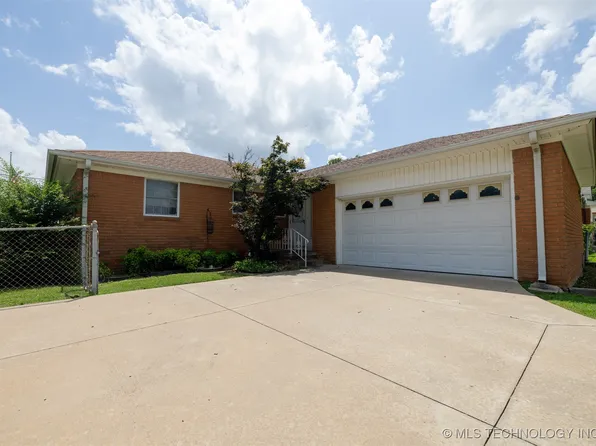 102 W 8th St, Owasso, OK 74055