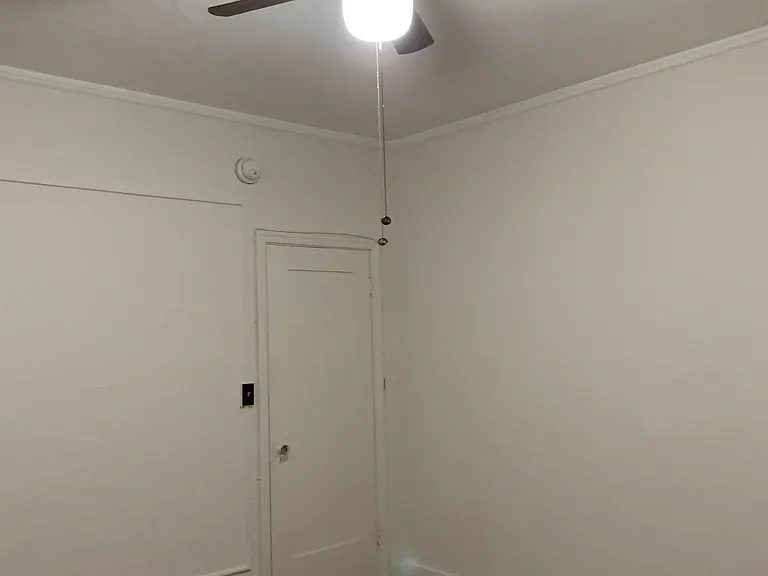 654 S Detroit St #306 — Photo 23