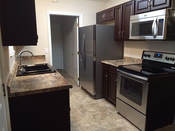 3rd image of 2542 Southwood Plantation Rd