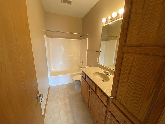 3rd image of 2321 Bristol Dr Unit 201