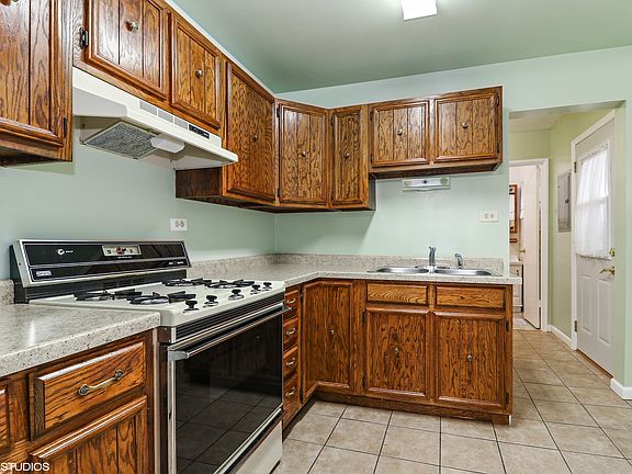 5th image of 8731 W 170th Pl