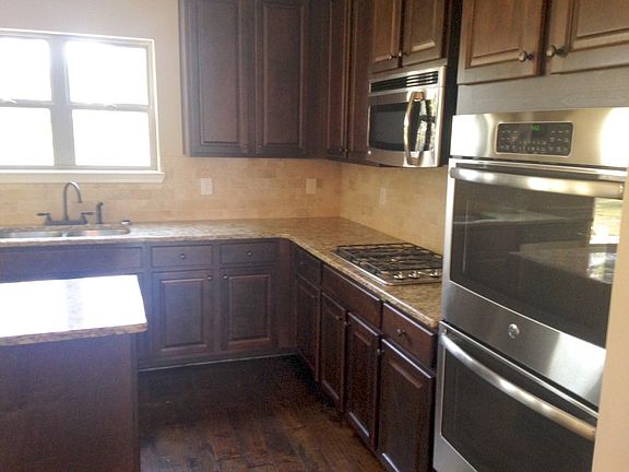 Granite Countertops - Stainless Appl