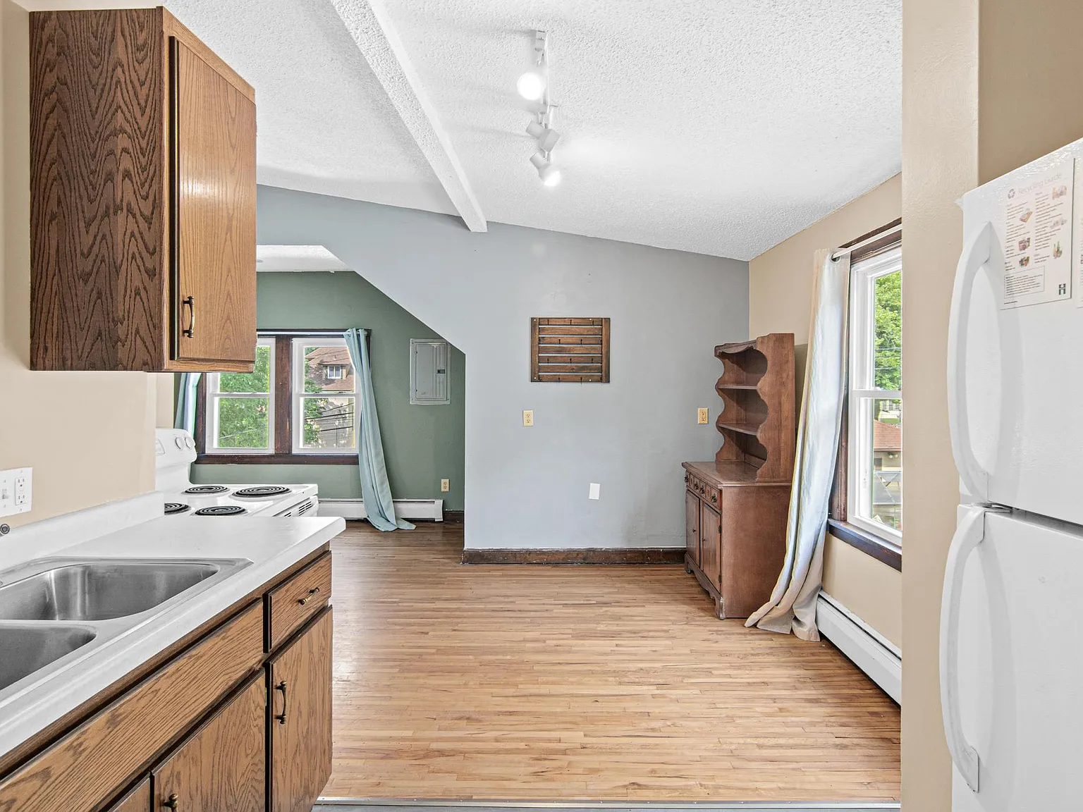 1 bed, 746 sqft, $1,250 — Photo 1