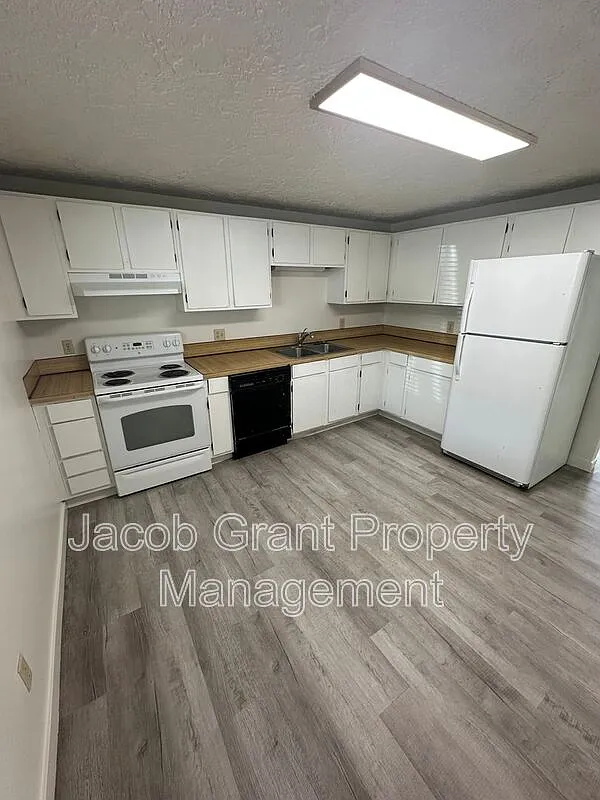 Building Photo - 2301 Stace St #4