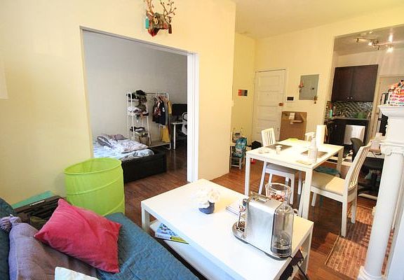 3rd image of 310 W 109th St APT 9