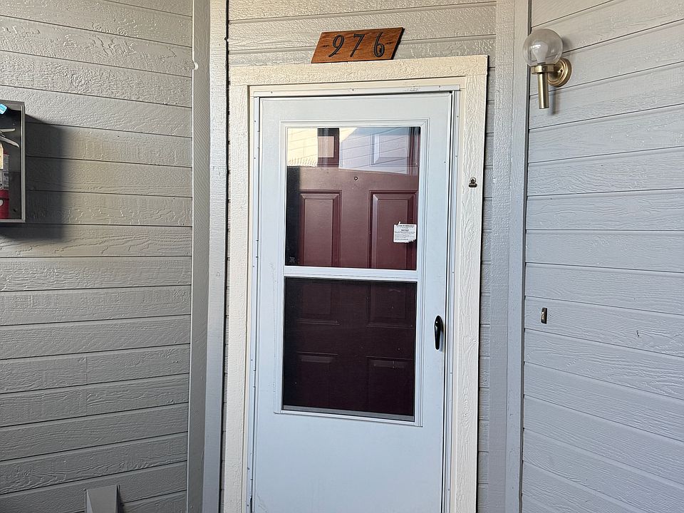 1st image of 976 Acapulco Ct