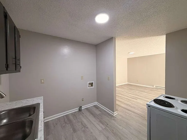 1024 Blair St — Photo 6