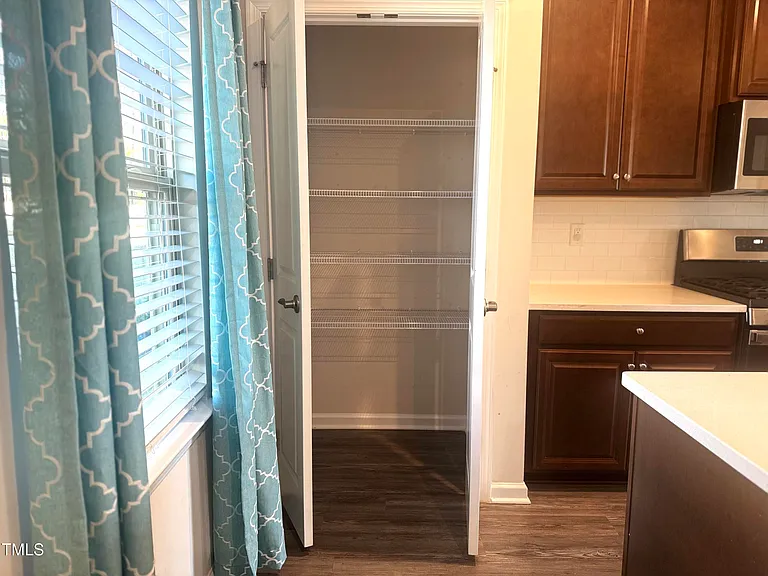 946 Channing Park Cir — Photo 17