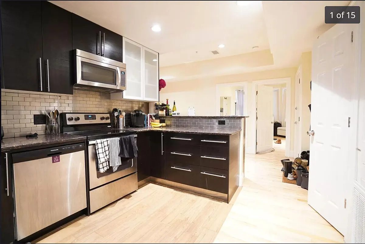 Building Photo - 1205 Beacon St #2