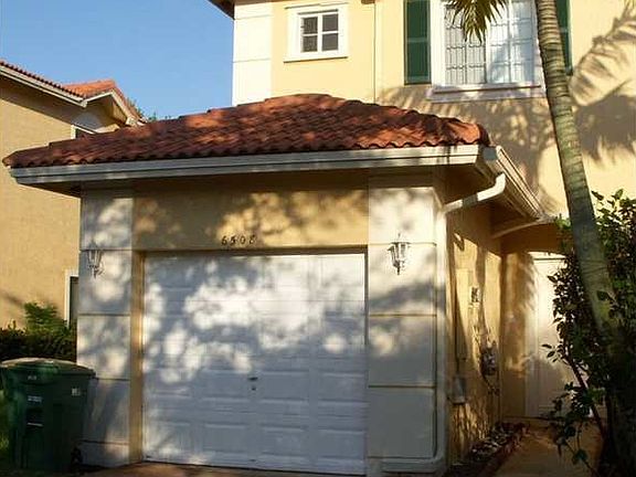 3rd image of 6508 Catalina Ln